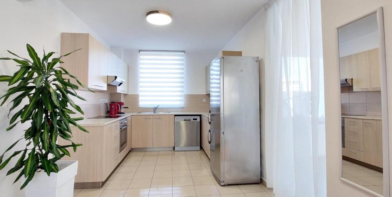 City Flats 2 Bedroom Apartment Ларнака Екстериор снимка