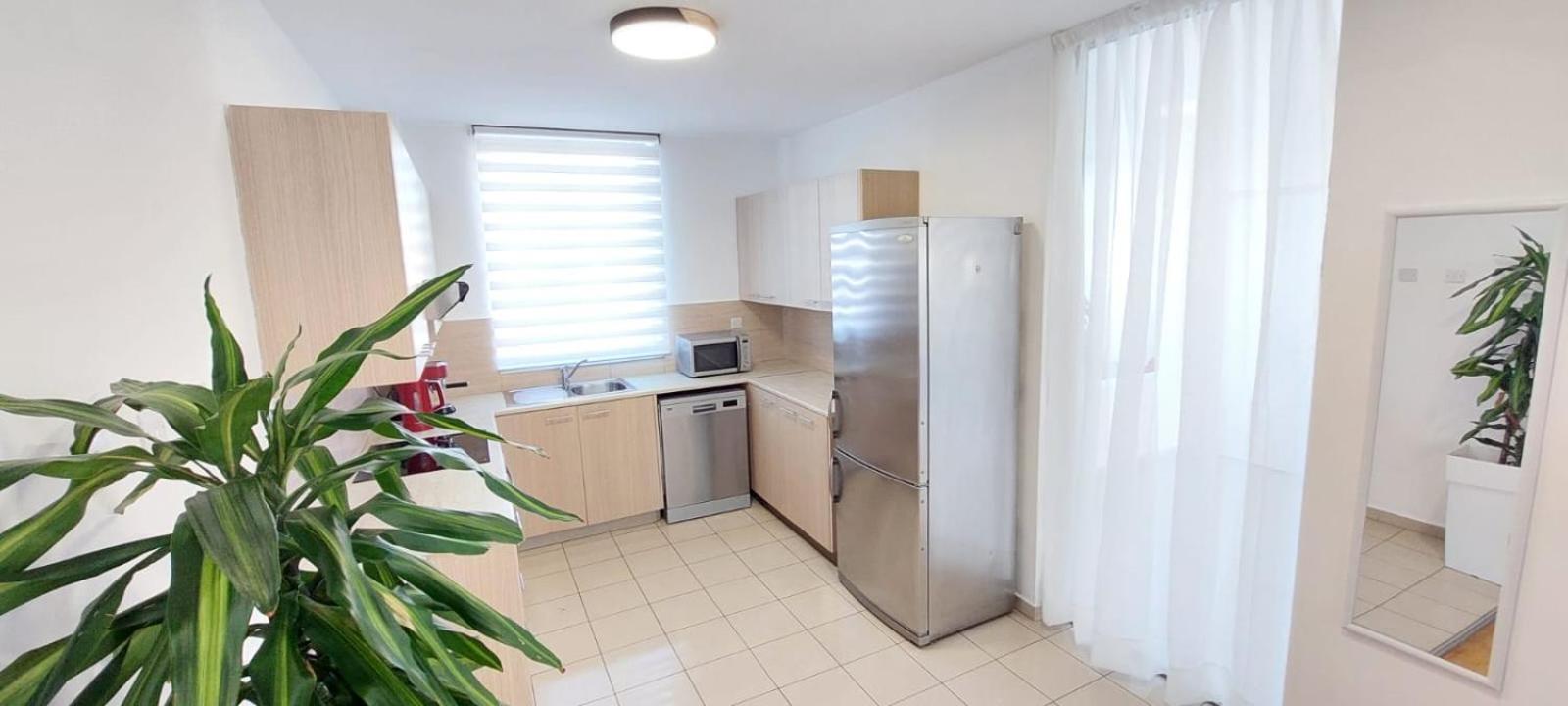City Flats 2 Bedroom Apartment Ларнака Екстериор снимка